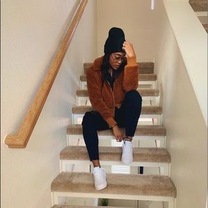 Meet your Posher, Mycah